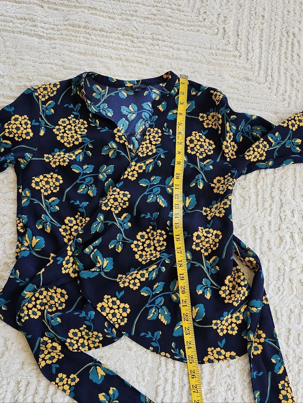 J. Crew Navy & Gold Floral Drape Crepe Wrap‎ Blouse Size Small #K0747
